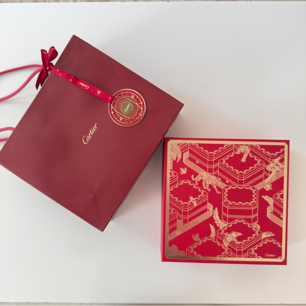 New Cartier Red Shopping Gift Bag Tote Red Clothes Handles and Red box